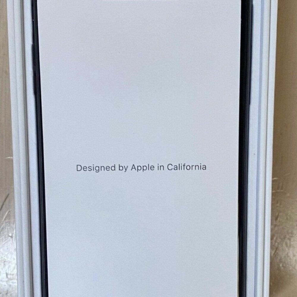 iPhone 11 - Picture 2 of 6